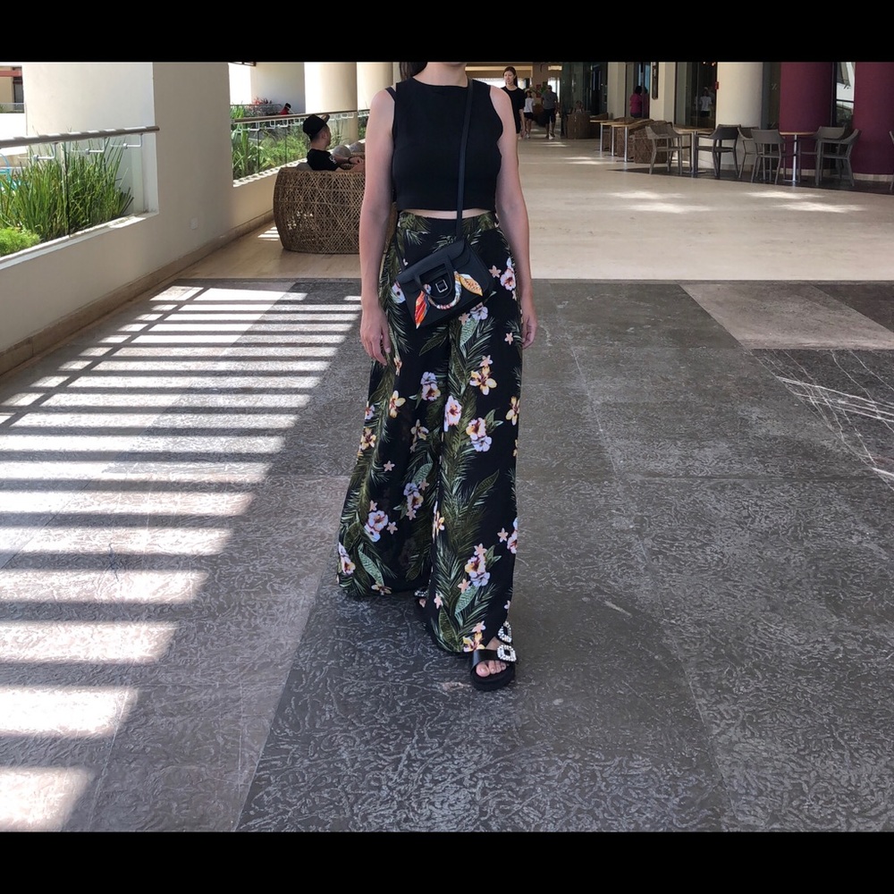 Tank top with lace back and flower pants